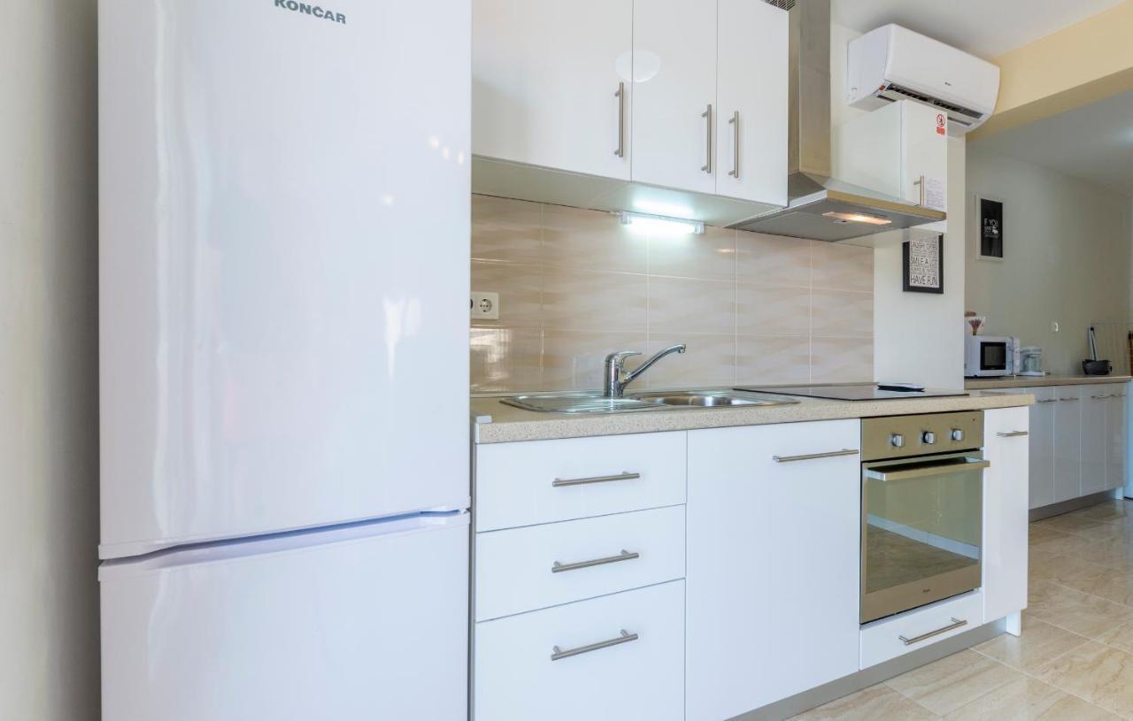 Apartments Listes มิลนา ภายนอก รูปภาพ